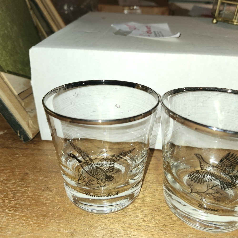 Vintage Glass Tumbler Set with Gold Accents - Picture 2 of 5